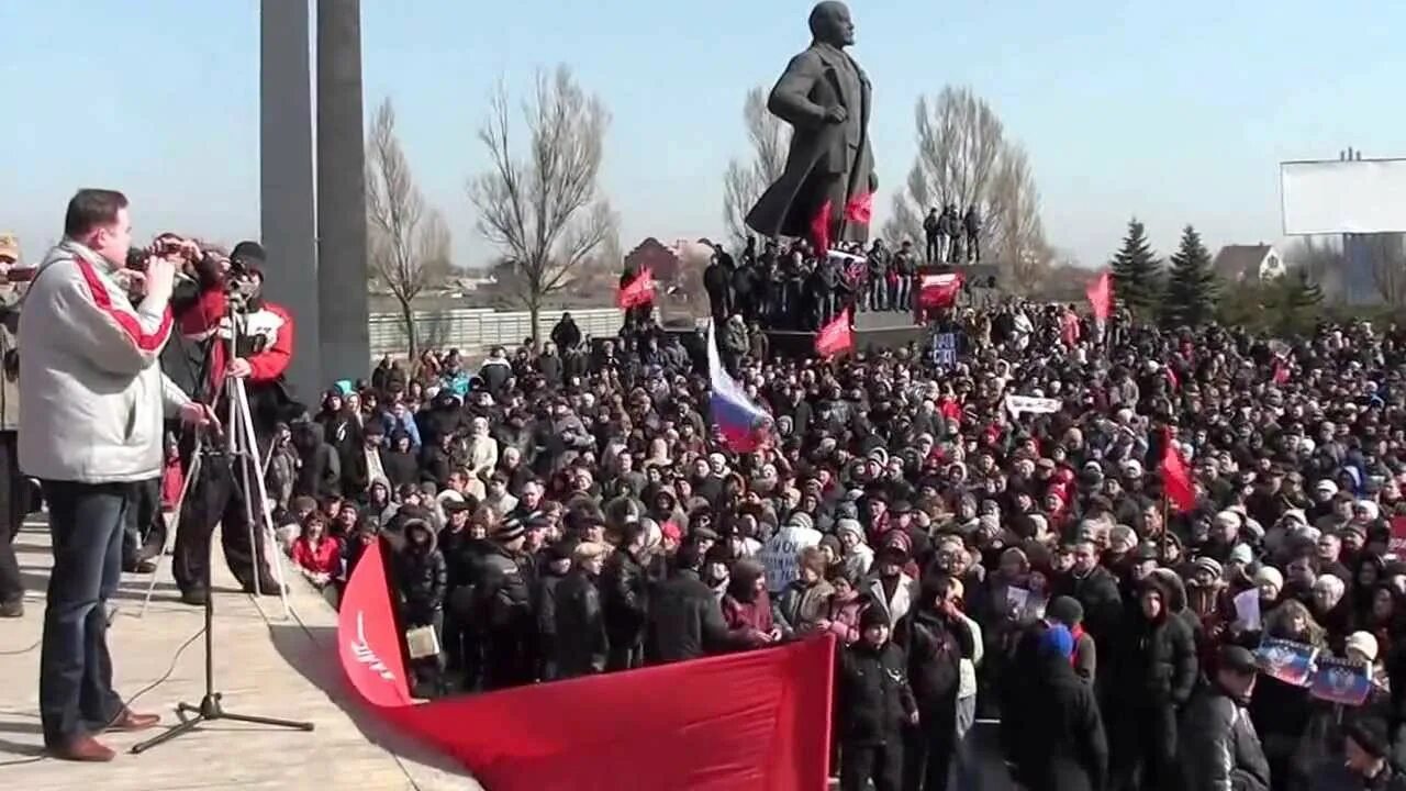 Мариуполь 2014 год. Антифашистский митинг в мариуполе 2014.