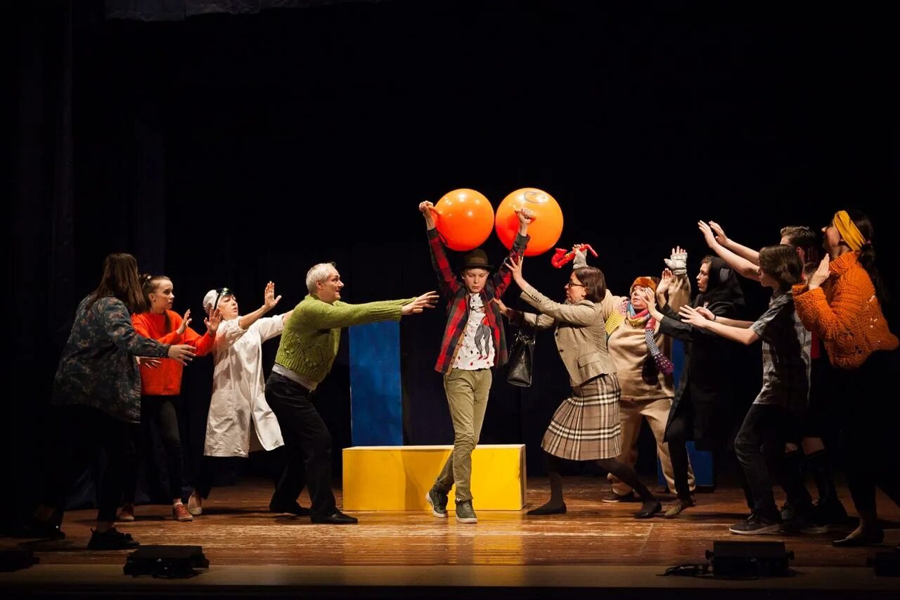 Любительский театр. Самодеятельность театральная. Театральная студия лирика. Самодеятельный театр. Непрофессиональный театр.