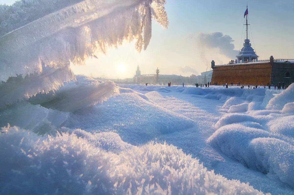 Снежный питер фото. Петропавловская крепость снег. зима в петербурге. снег в петербурге. заснеженный питер.