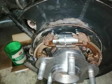 Замена колодок стояночного