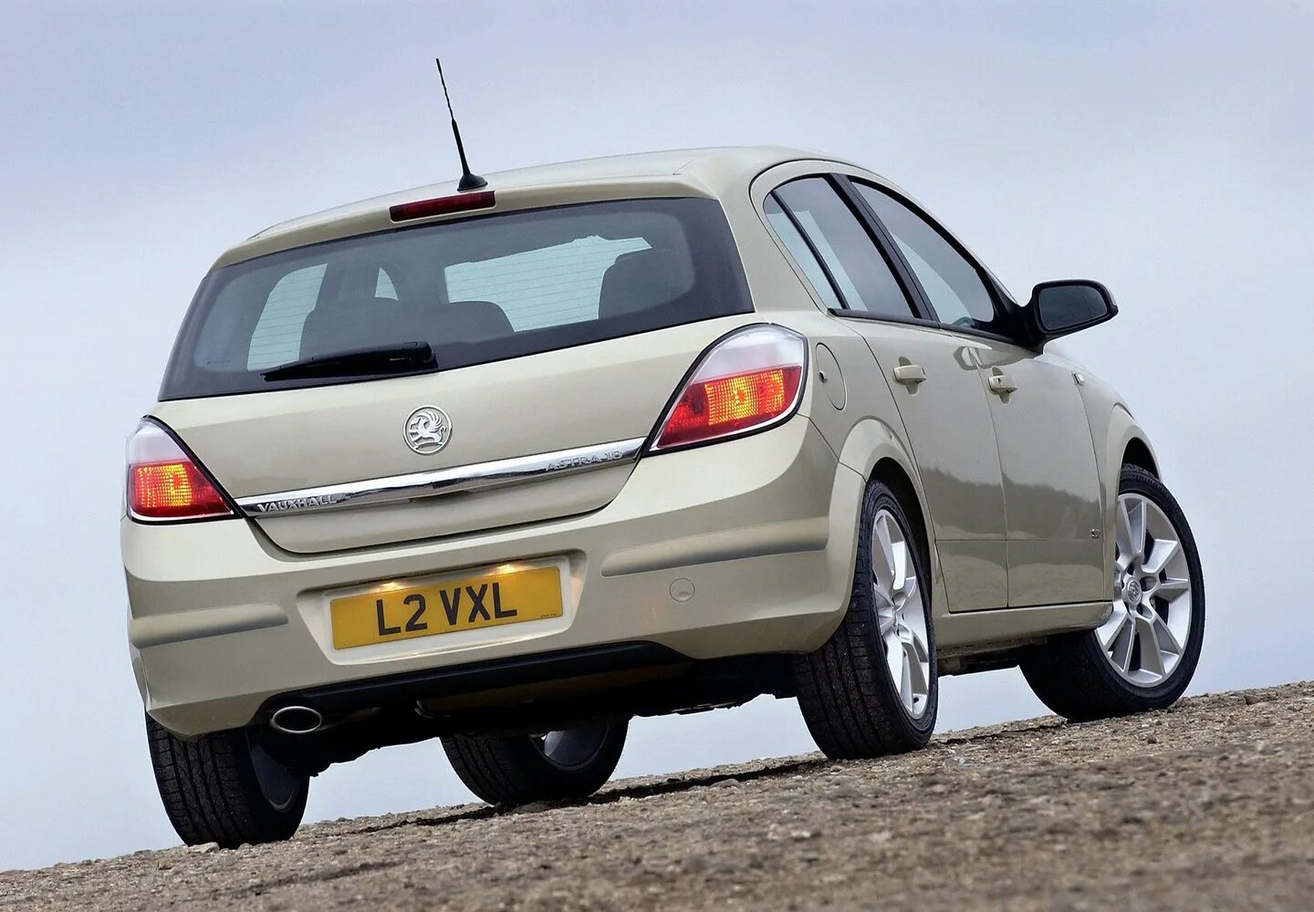 Купить в твери хэтчбек. Vauxhall Astra 2004. Vauxhall Astra h 2005.