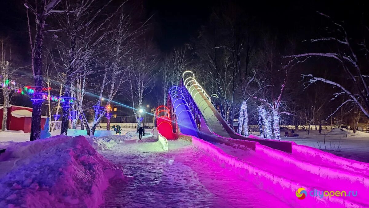 Зимний городок. Горка стерлитамак. Горки в стерлитамаке. Куш тау горнолыжный курорт. Каток сода стерлитамак.