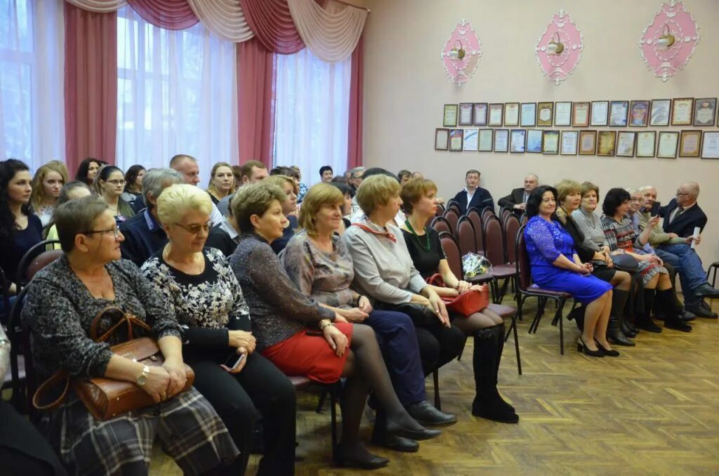 Шестая школа жуковский. Директор школы 6 жуковский. Школа 39 в жуковском. Мбоу школа 6 жуковский. 6 школа жуковский официальный сайт.