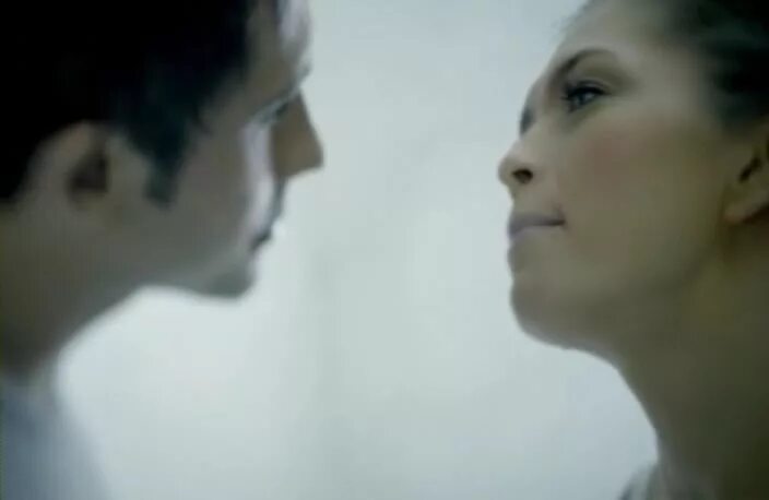 без тебя земля лепестками слез