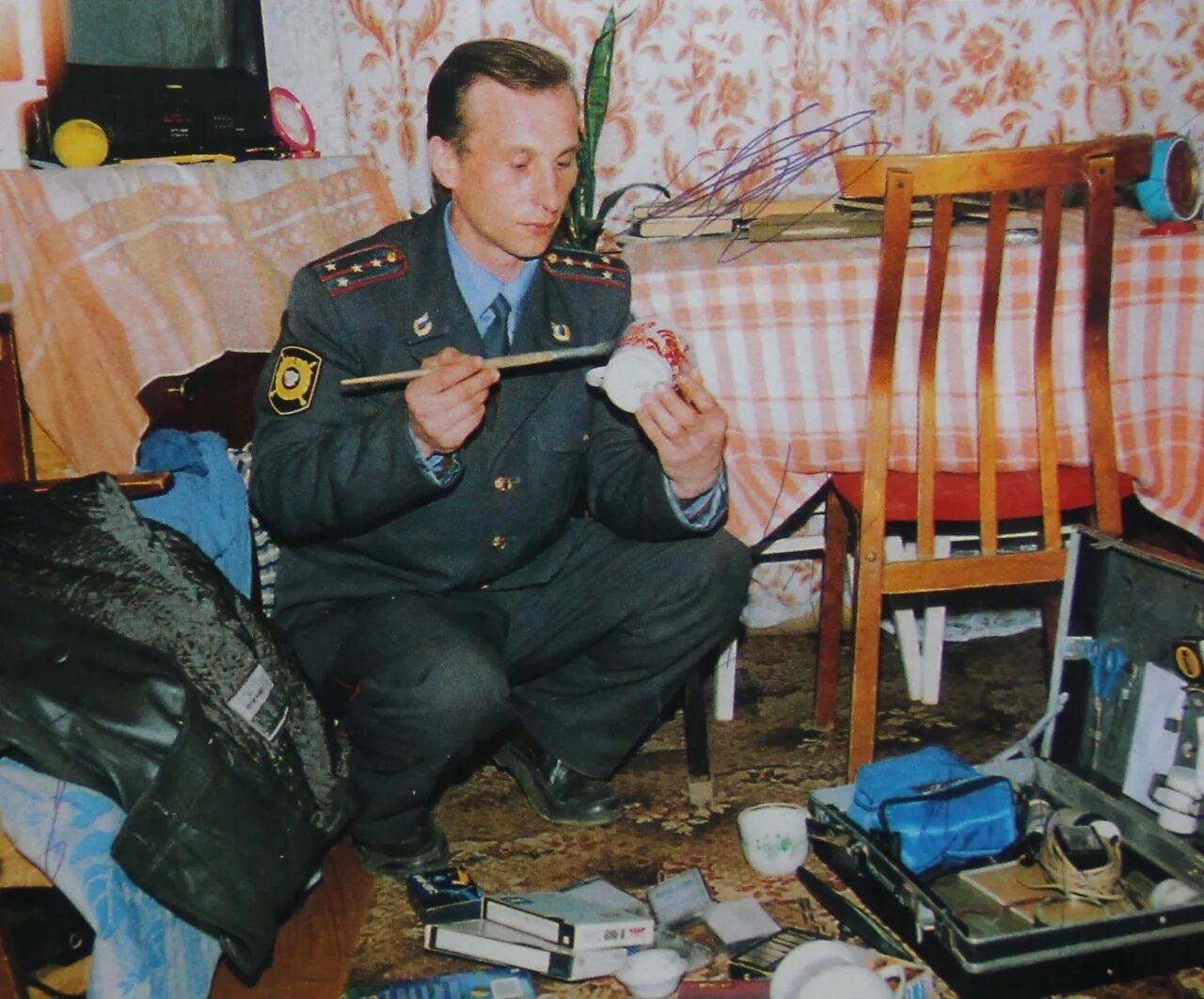 Обыск женщин. Обыск в суде. Следователь на месте преступления. Следственный комитет рф задержание. Илья кирсанов фсб игорь саликов.