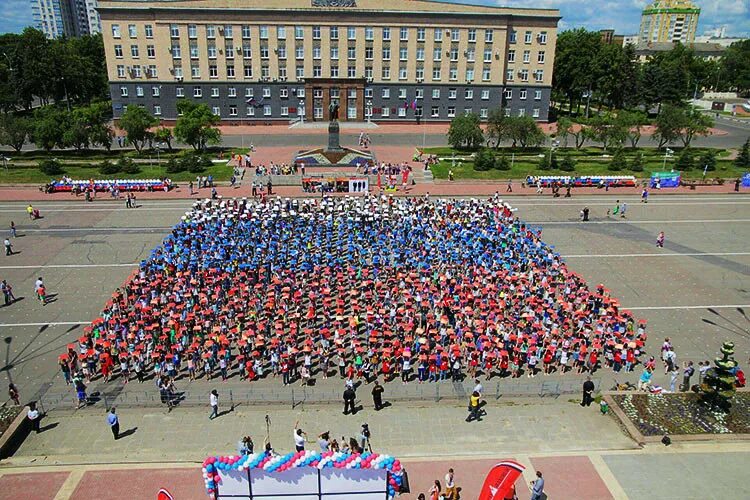 Мероприятие на площади ленина сегодня. Площадь Ленина Орел. Город орёл гплощадь Ленина. Площадь города орла. Площадь имени Ленина Орел.