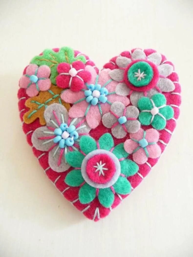 Поделки из фетра сердечки. Сердце из фетра. Сердце из фетра. Сердечки из фетра. Сердце из фетра своими.