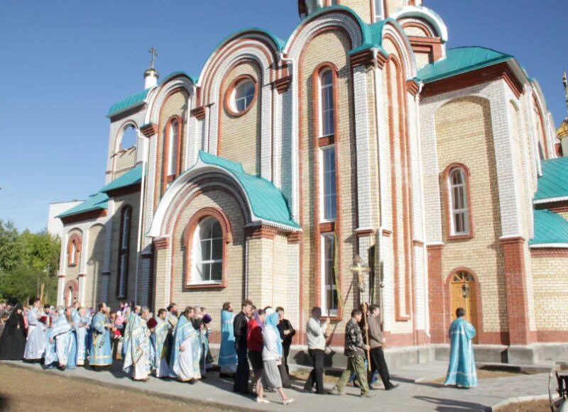 Эжвинская благовещенская церковь. Свято-преображенский храм сыктывкар. Храм сыктывкар. Свято-преображенский храм сыктывкар. Церковь эжва.