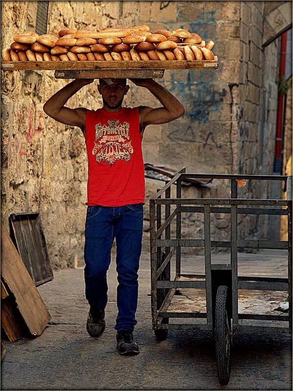 Хлебный магазин. Хлебный одежда. Пекарня. Саввино-сторожевский монастырь хлеб. Хлебный одежда.