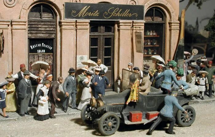 эрцгерцог карл конный памятник. игрушка эрцгерцога. доспех эрцгерцога тирольского. знаменосец мем венгр. фердинанд в сараево.