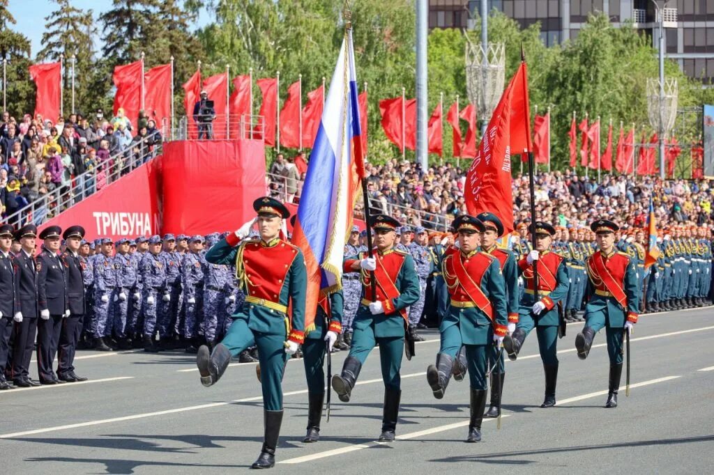 Где прошел парад победы. Парад победы в самаре. день победы на площади куйбышева. парад в самаре 9 мая 2025. 9 мая самарская площадь.