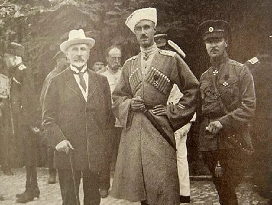 Руководитель белого движения в крыму. Генерал петр врангель. врангель петр николаевич в крыму. п н врангель 1920. врангель севастополь 1920.