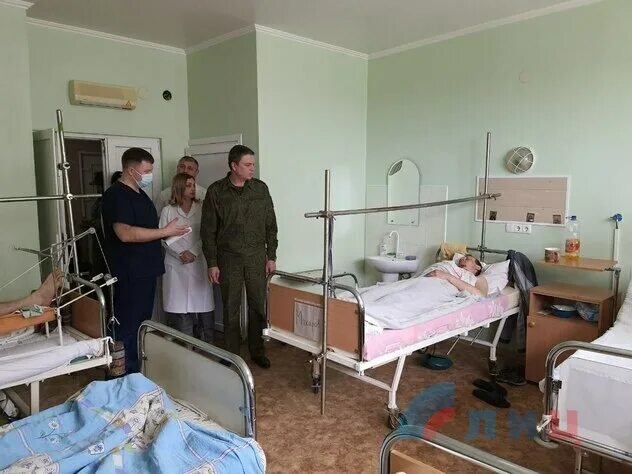 Военные госпитали луганской народной республики. Госпитали лнр. Врачи в госпиталях в луганске. Госпитали лнр. Госпиталь в луганске военный.