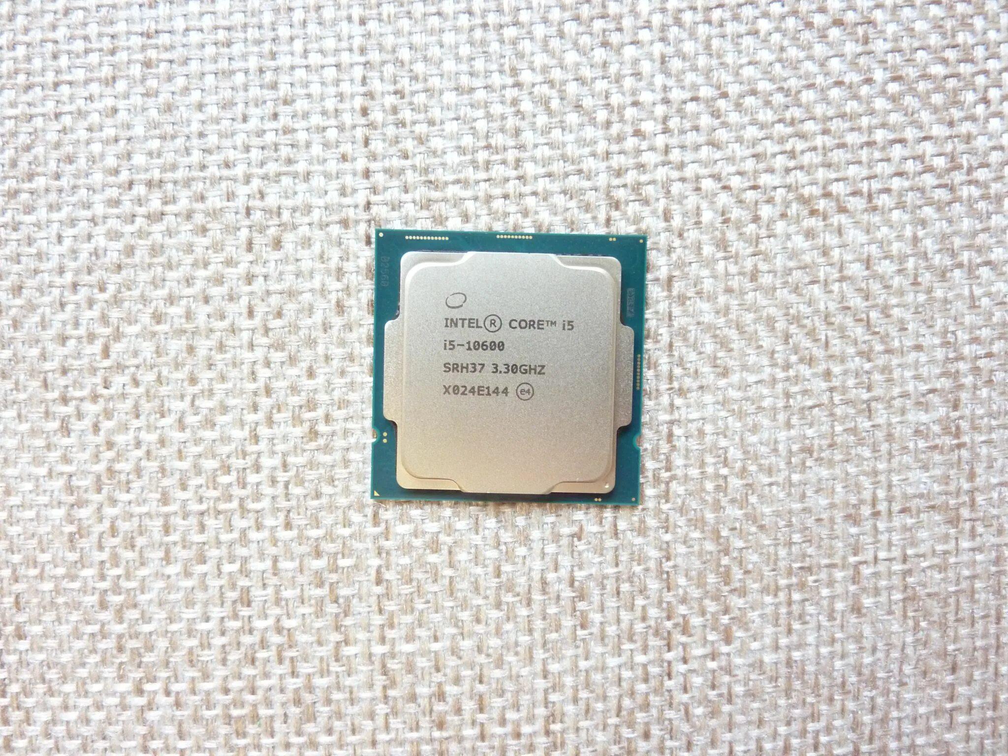 12600f. Процессор i5 10600k. Процессор Intel Core i3-10105 OEM. Intel Core i5-10600k. Intel Core i5-11600kf OEM.