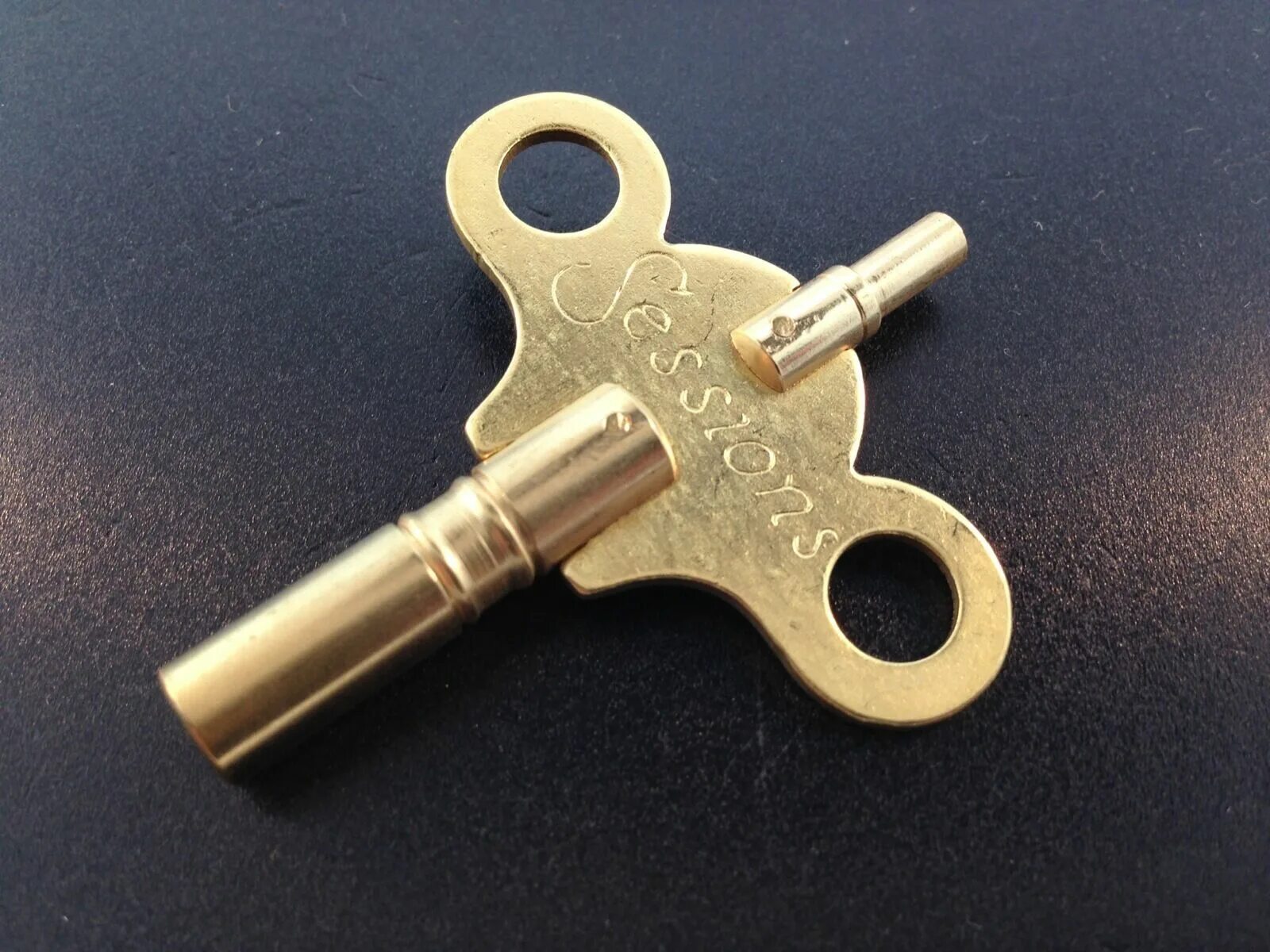 Часы в винтажном стиле. Часы ключ. Ключи и часы исходники. Key clock. Декор настенных часов.