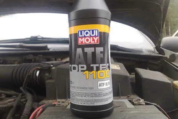 Replacing the power steering reservoir (Chassis / Steering / Ford Mondeo 4 2007-