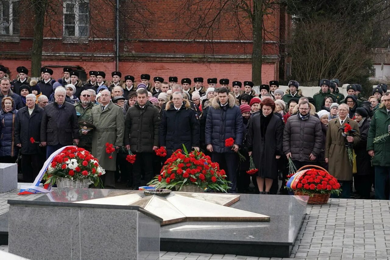 Гусев калининградский новости сегодня. Гусев Калининградская область 2020. Алиханов город Гусев. Встреча воинов в Калининградской области. Калининград день Победы Алиханов.