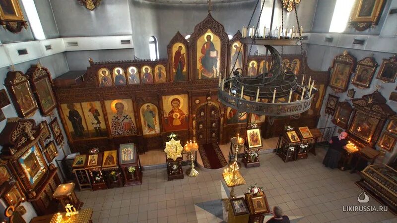 Храм спаса на водах мурманск расписание. Храм Спаса на Водах Мурманск. Храм Спаса Нерукотворного образа "спас на Водах". Храм Спаса на Водах Мурманск внутри.