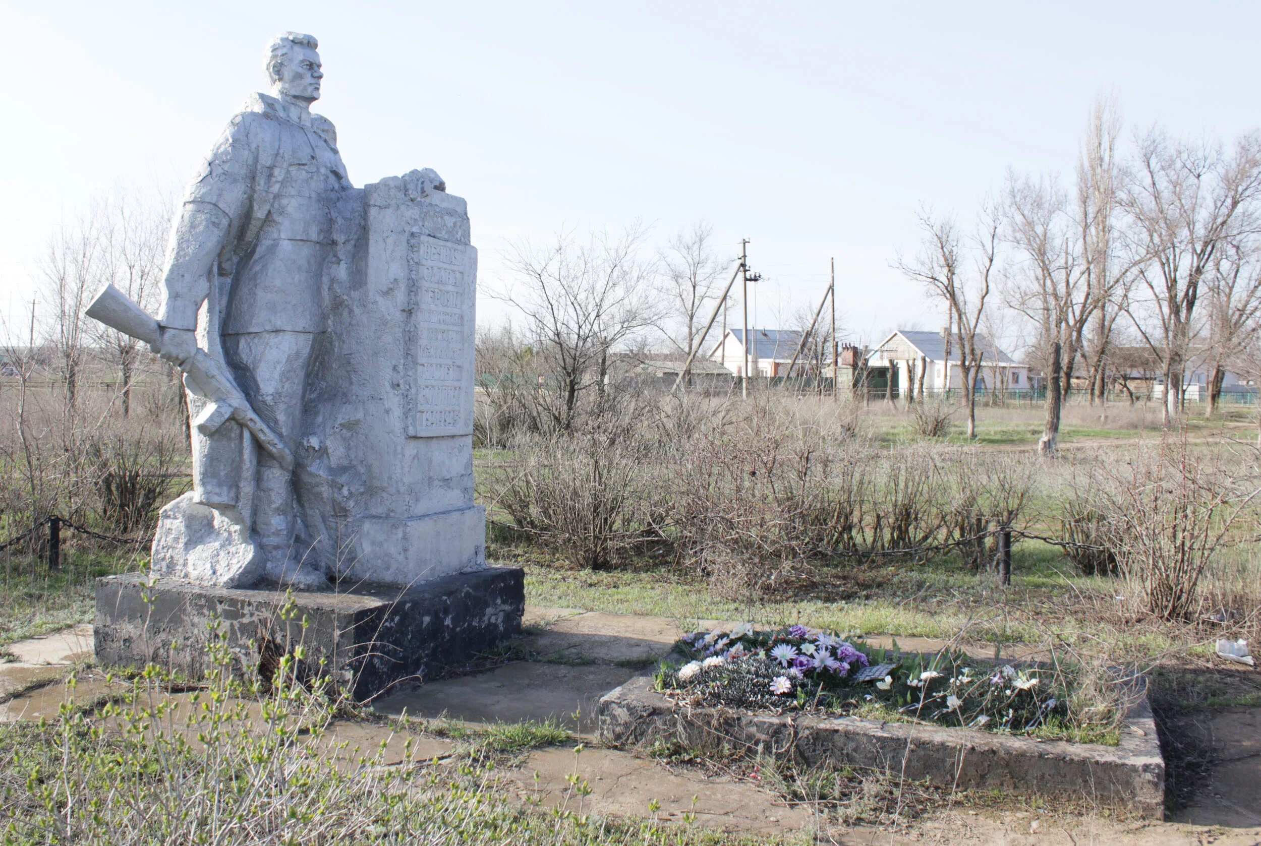 Выпасной Котельниковского района. Выпасной Котельниковский район Волгоградская область. Братская могила Одесская область. Петровка Одесская область Тарутинский район.