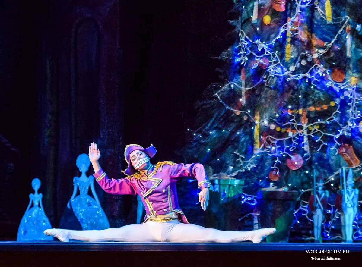 Балет щелкунчик гкд. Щелкунчик кремлевский балет. Хрустальный дворец балет. Щелкунчик кремлевский дворец. Щелкунчик гкд.
