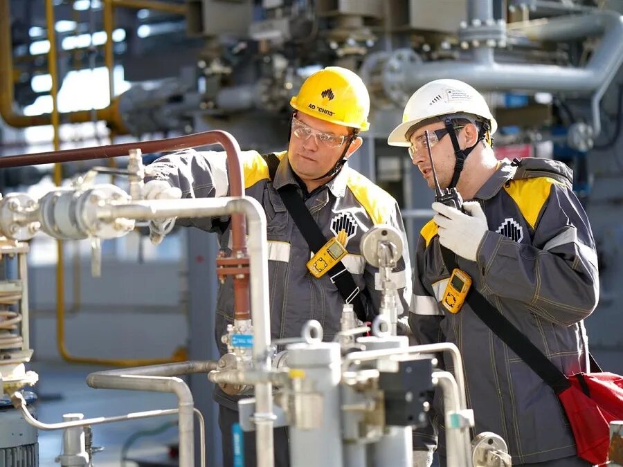 Нефтяник после какого класса