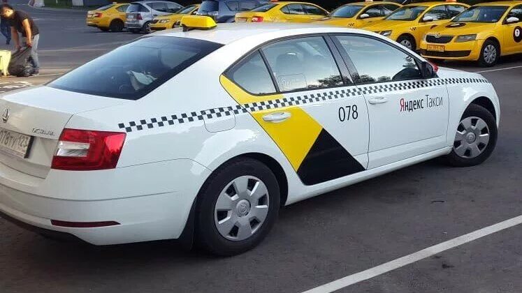 Аренда авто с выкупом в краснодаре чивролет гентира. Гудвей такси. Гудвей такси. Аренда под такси сочи. Такси сочи.