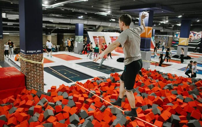 Разгон алатырь. Razgon батутный парк спб. Razgon батутный парк екатеринбург. Батутный парк екатеринбург алатырь. Разгон екб батутный парк.