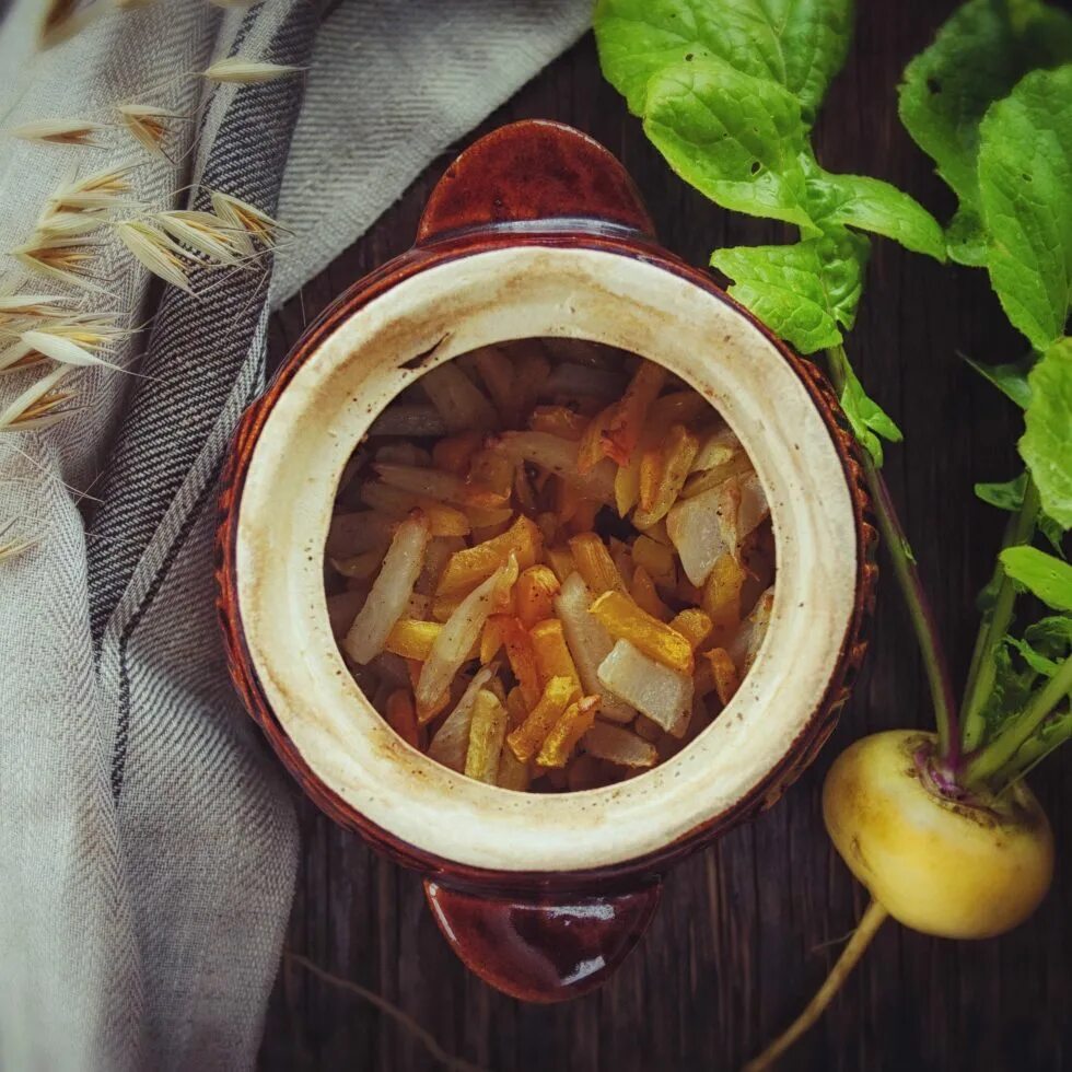 репа печеная в духовке. блюда из репы. старинные блюда из репы. репа запеченная с грушей. пареная репа.