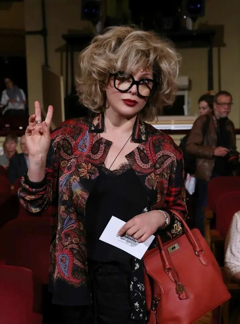 Биография дроздовой. Биография дроздовой