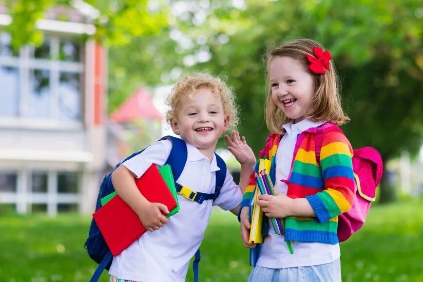 One day at school. Картинки маленьких школьников. children go to school. школьные дети стоковые фото. first day of school.