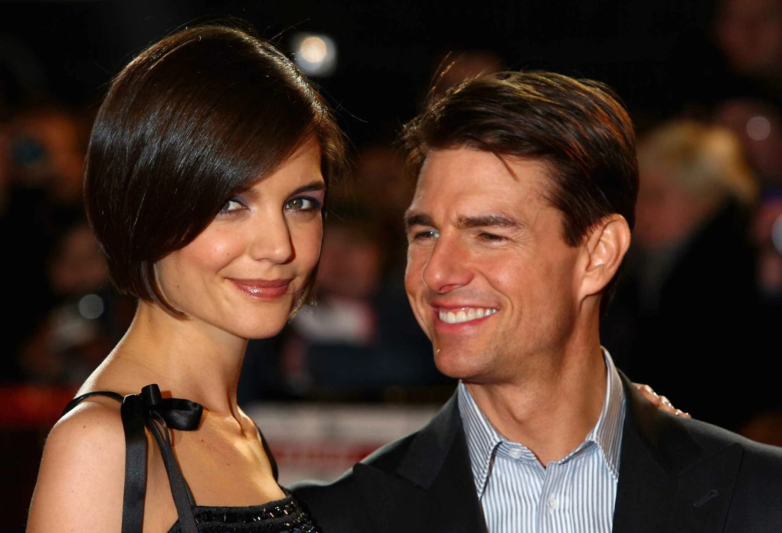 Tom cruise and katie holmes. Пара том круз и. Том круз и его жена. Том круз жена. Tom cruise and katie holmes.