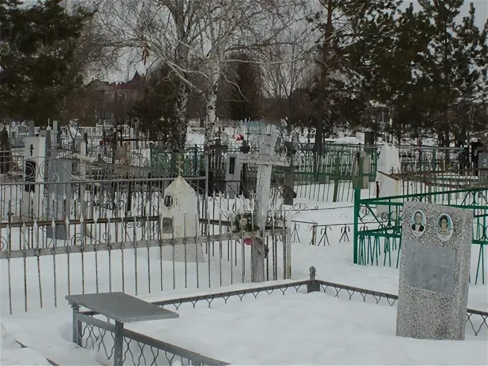 Балаково ивановка. Балаково Саратовская кладбище. Молоканское кладбище в Ивановке. Кладбище Балаково в Ивановке. Новое кладбище Балаково.