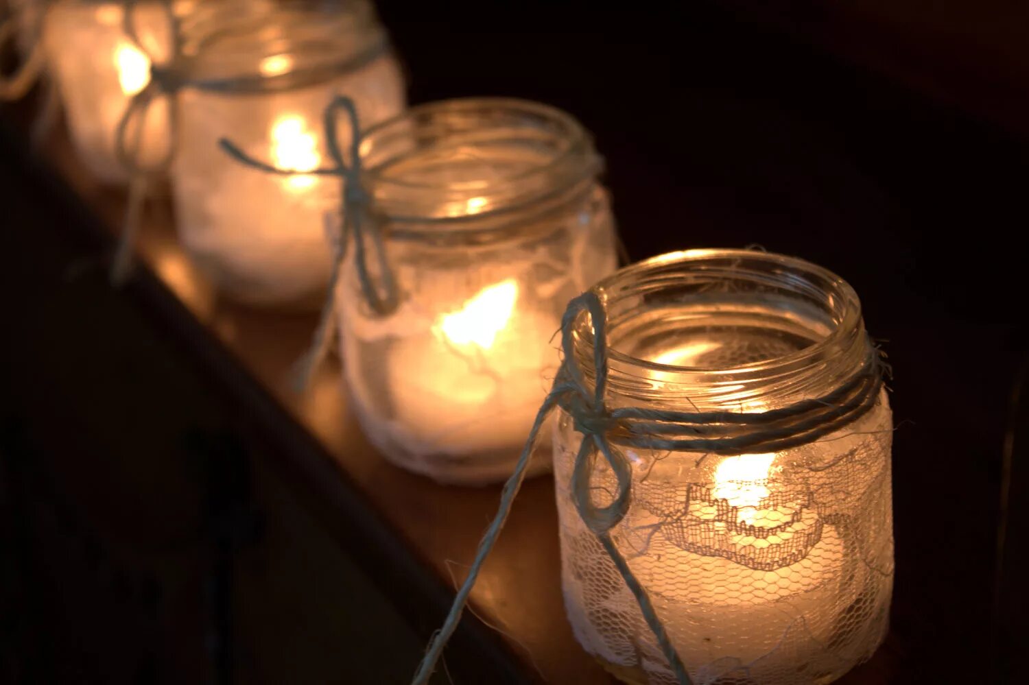 новогодняя свеча в банке. как сделать свечку в банке. новогодние подсвечники из баночек. подсвечник из банки. как сделать свечку в банке.