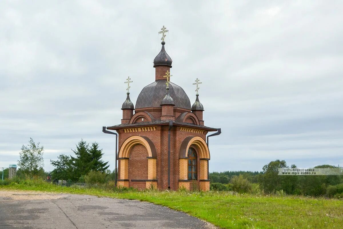 Горячего новгородская область. Корыстынь поселок Новгородская область. Деревня Коростынь Новгородской области. Коростынь Новгородская область Церковь. Коростынь Новгородская область достопримечательности.