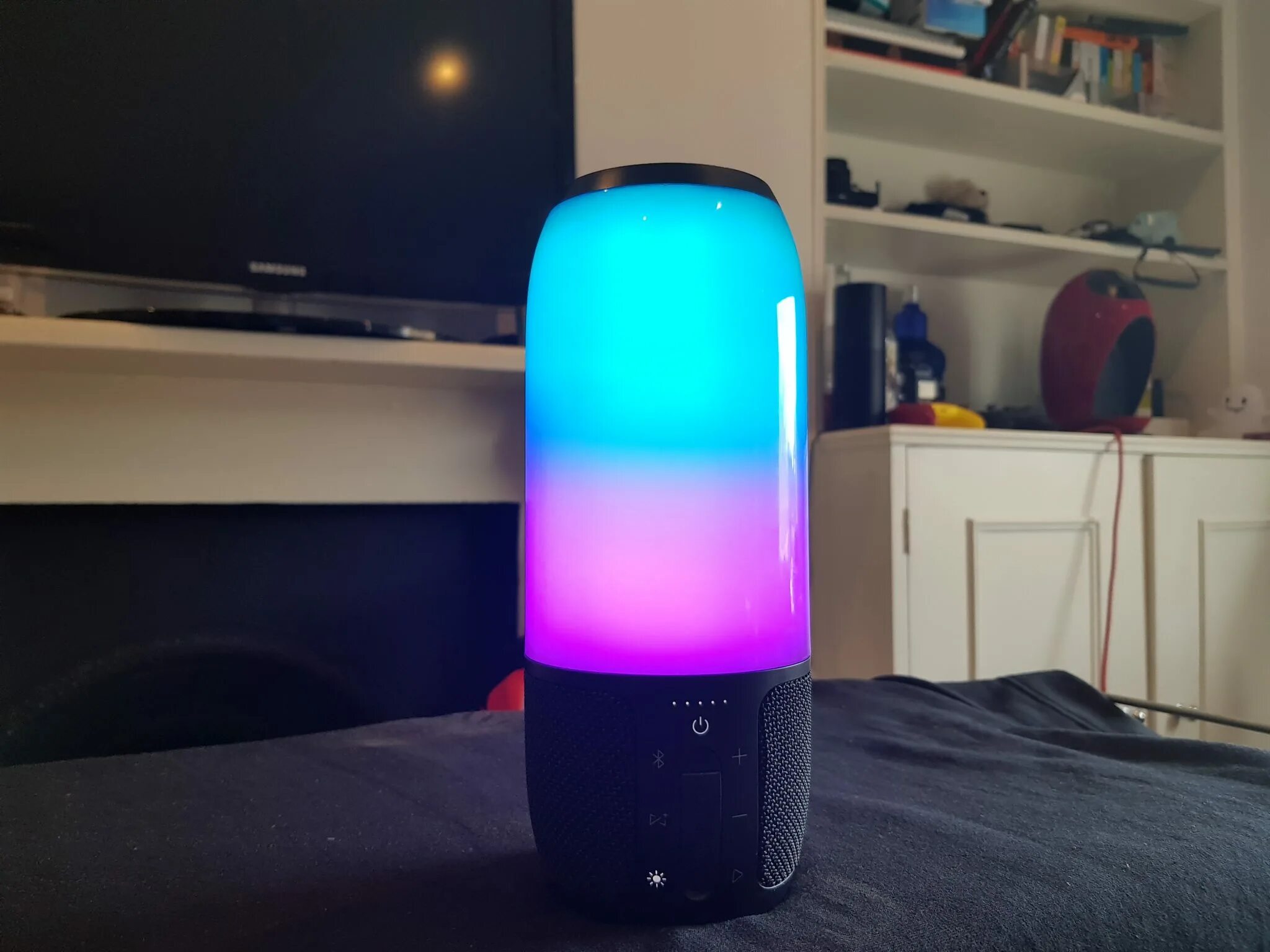 Портативная колонка с подсветкой 7 цветов. Jbl pulse 3. колонка jbl pulse 3. jbl pulse 1. jbl pulse 9.