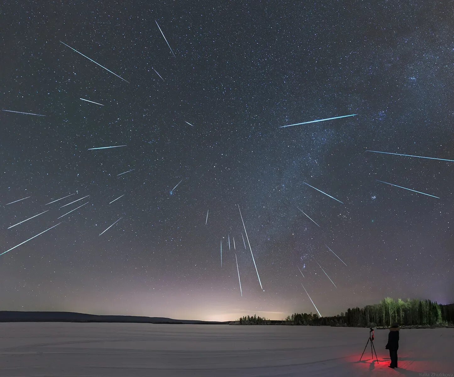 Метеоритный поток геминиды. Метеорный моток геминид. Метеорный поток геминиды. Метеорный моток геминид. Геминиды радиант.
