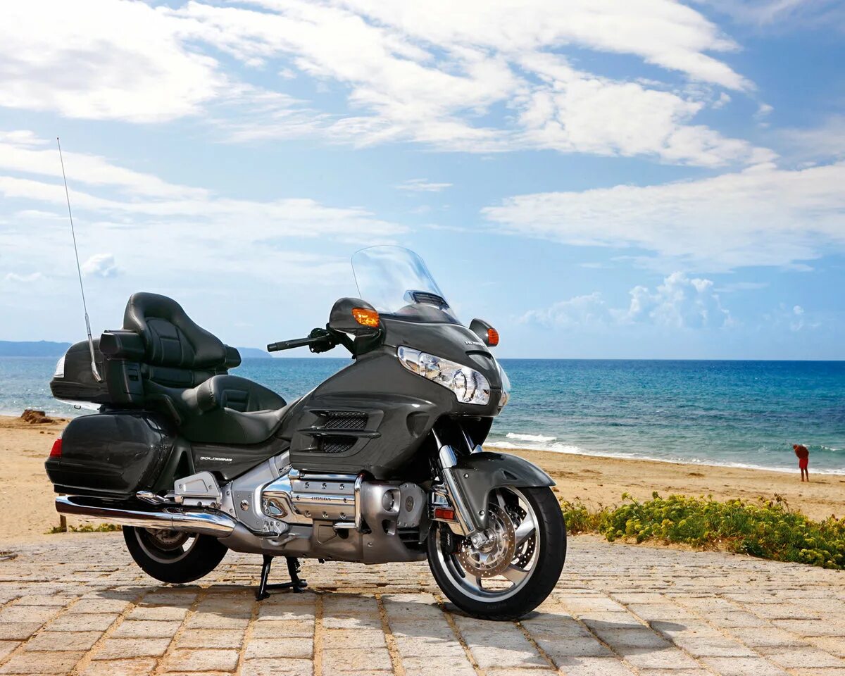 Бмв кросс кантри мотоцикл. Хонда турист. Хонда спорт турист 1300. Yamaha fjr1300as. Хонда мотоцикл туристический голд винг.