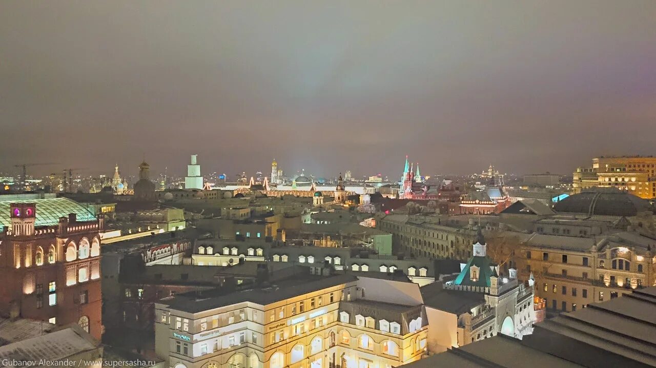 Цдм на лубянке. Обзорная площадка цдм. Центральный детский магазин в москве на лубянке. Кутузовский проспект 30 крыша. Центральный детский мир на лубянке.