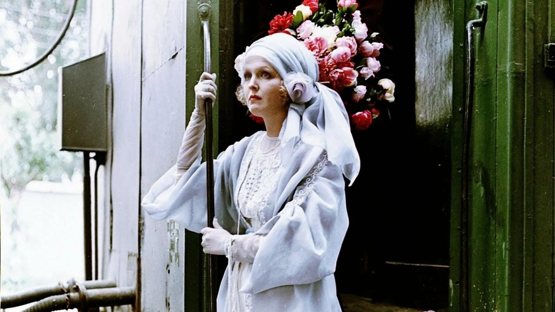 Раба любви википедия. Раба любви фильм 1975. елена соловей раба любви. никита михалков раба любви. елена соловей в фильме раба любви.