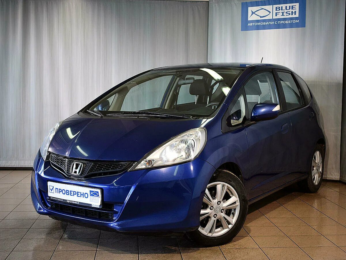 Honda Jazz II Рестайлинг. Хонда джаз Рестайлинг 2011. Хонда джаз 2011 1.3 механика. Хонда джаз 2011 года.