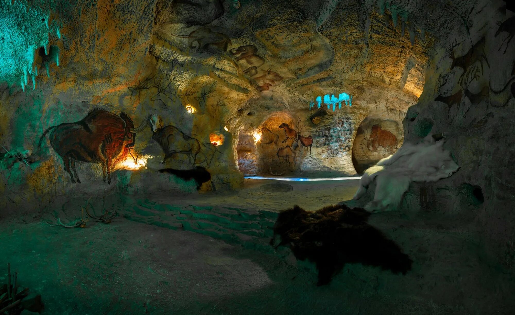 Украсить пещеру. Лабиринты подземелья Хабаровск музей. Лабиринты Подземья. Лабиринт пещеры в Турция. Древнейший Лабиринт в пещере.