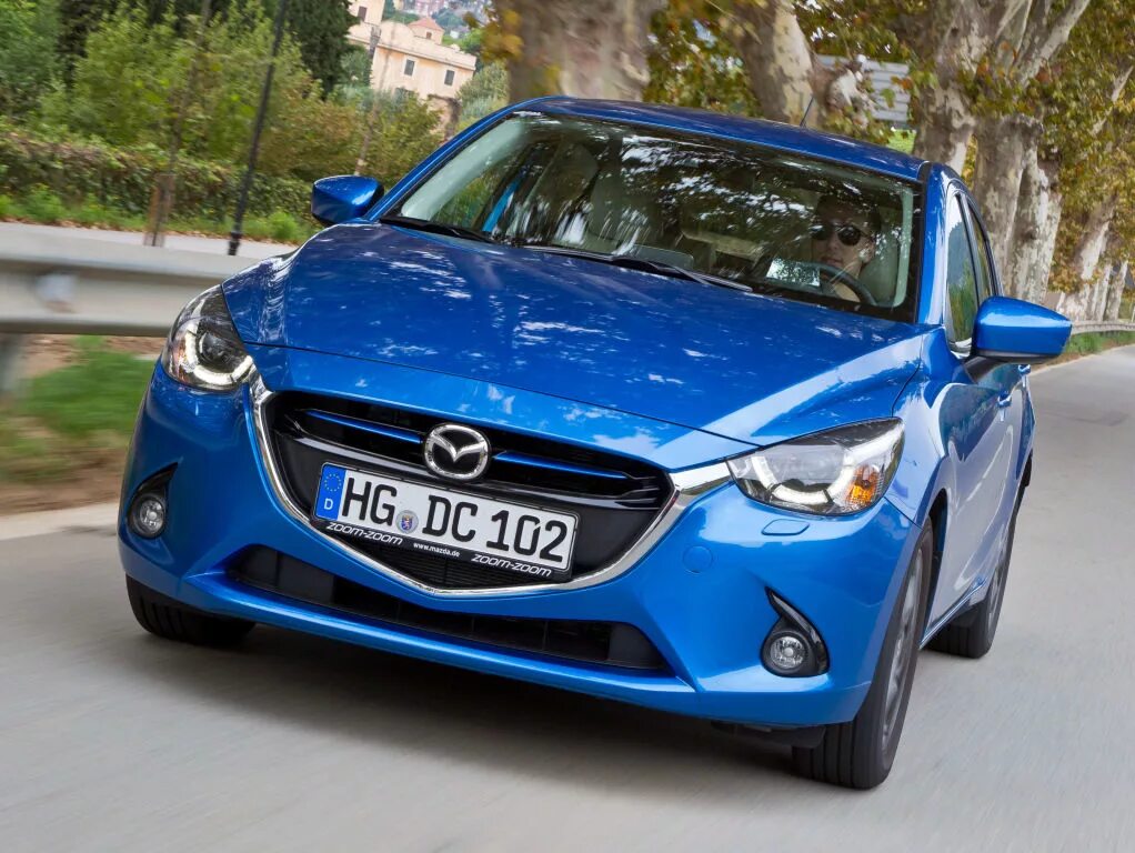 Ремонт автомобилей мазда. Mazda 2. Mazda 2 2015. Mazda2 голубая. Mazda 2 III (DJ).