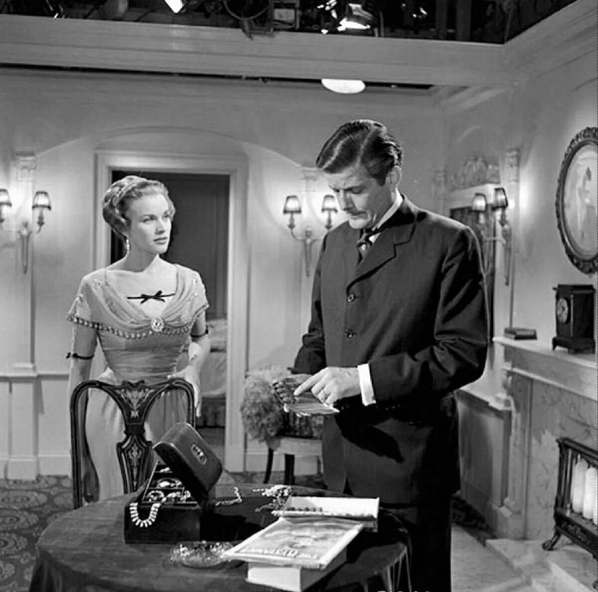 идеально 1958. Opel kapitan p1. идеальный отпуск фильм 1958. дирк богард повесть о двух городах. звёзды 1958 фильм.