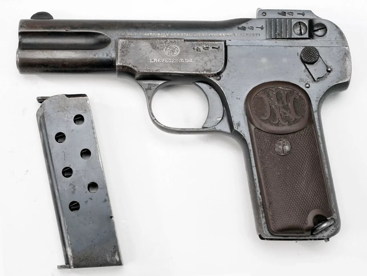 Browning ru. Browning m1900 пистолеты. Browning FN 1900. FN Browning m1900. Браунинг м1906.