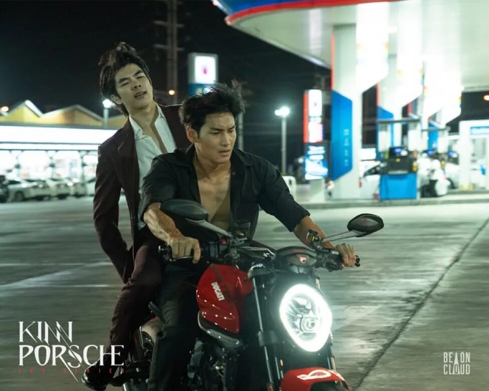 Kinnporsche kim. Киннпорш корн. Киннпорш сериал 2022. Киннпорш сериал 2022. Киннпорш патчаямон тивасуджароен.