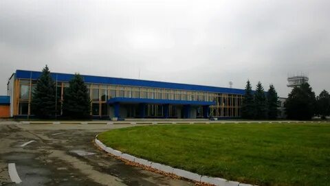 Аэропорт ровно