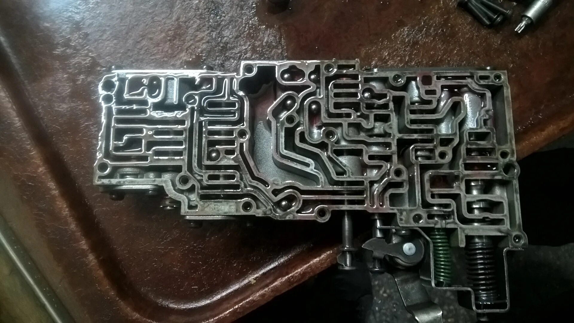 Визуальный осмотр акпп. Ремонт акпп logo. Ремонт акпп картинки. Резка акпп. Акпп.