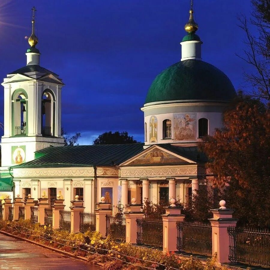 Живоначальная церковь. Храм живоначальной троицы на воробьёвых горах. храм живоначальной троицы на воробьевых горах. воробьевы горы церковь троицы живоначальной. троицкий храм в москве на воробьевых горах.