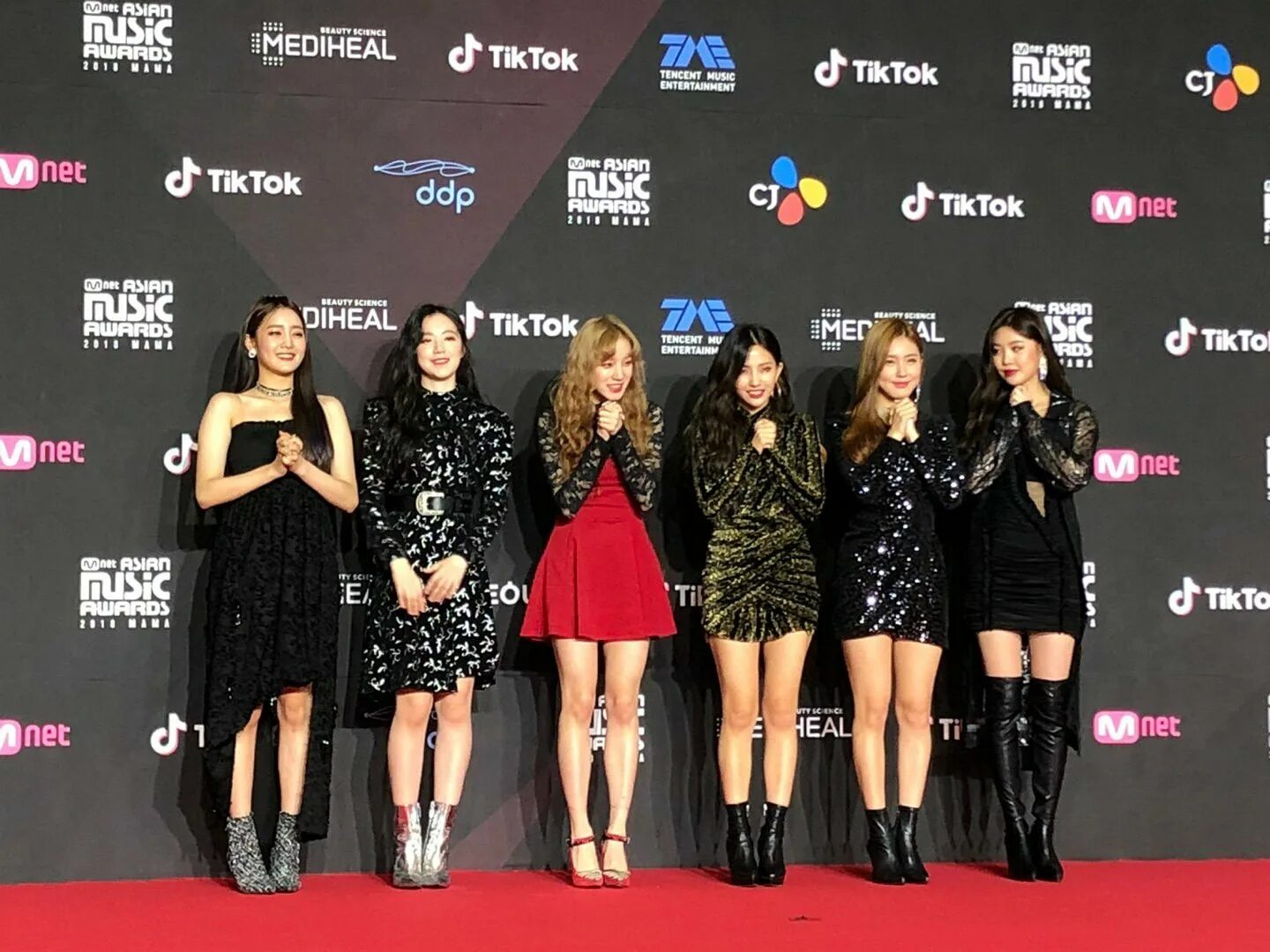 Платья группы g Idle. Минни g Idle. Игрушки группы g i-DLE. G Idle Pop Stars.