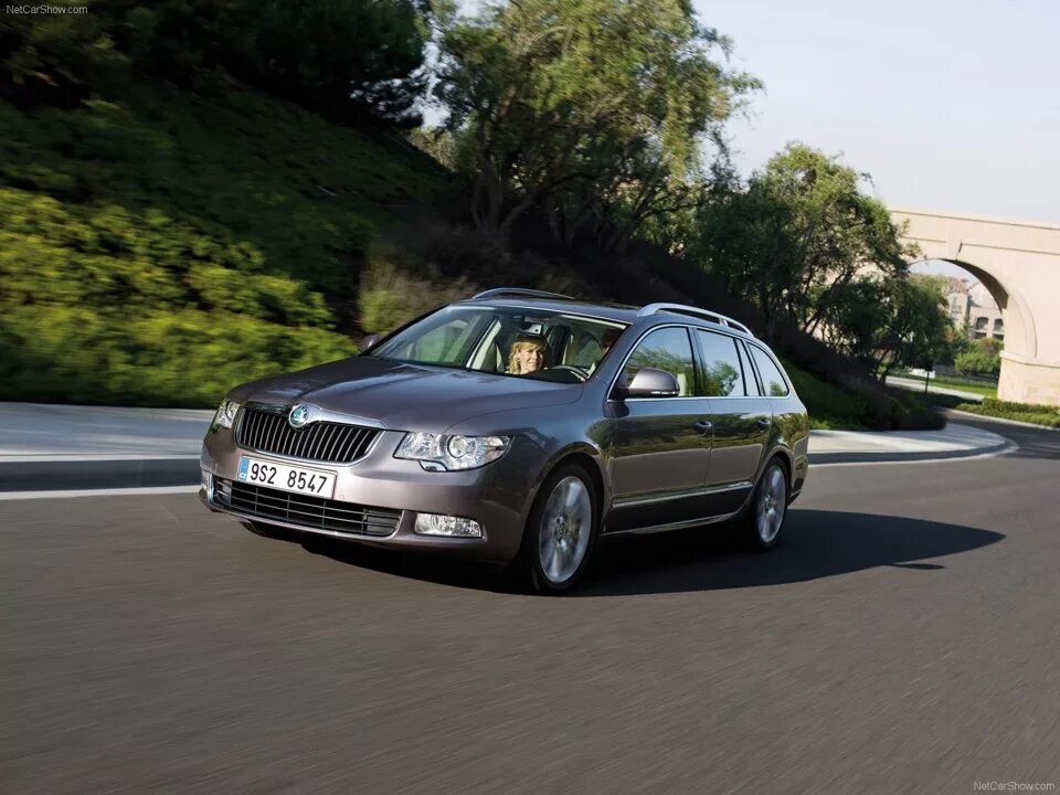 Шкода по годам выпуска. Шкода суперб 2012. skoda superb combi 2012. шкода суперб 1. шкода суперб универсал 2012.